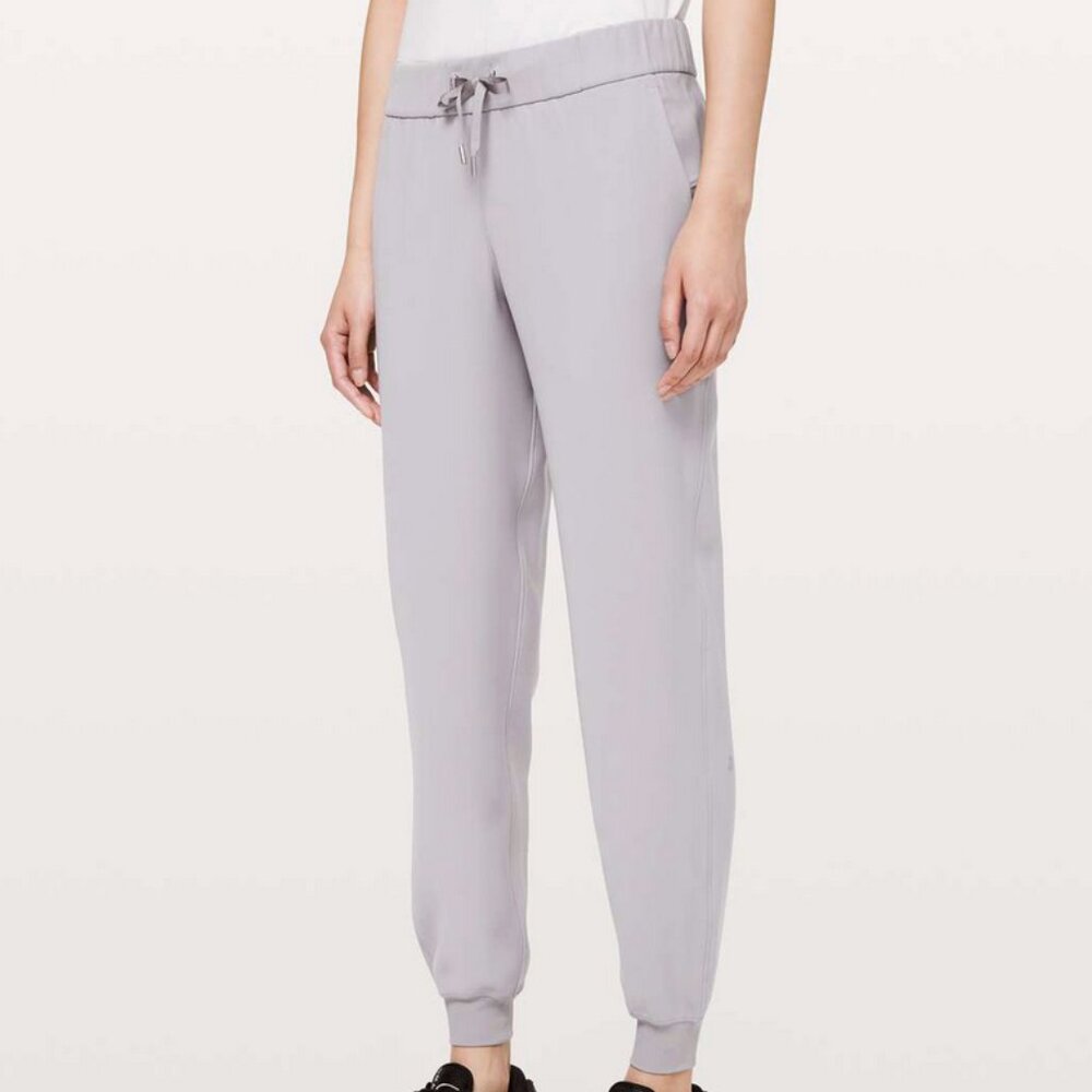 EUC Lululemon On The Fly *Woven Jogger - Silverscreen - Size 14